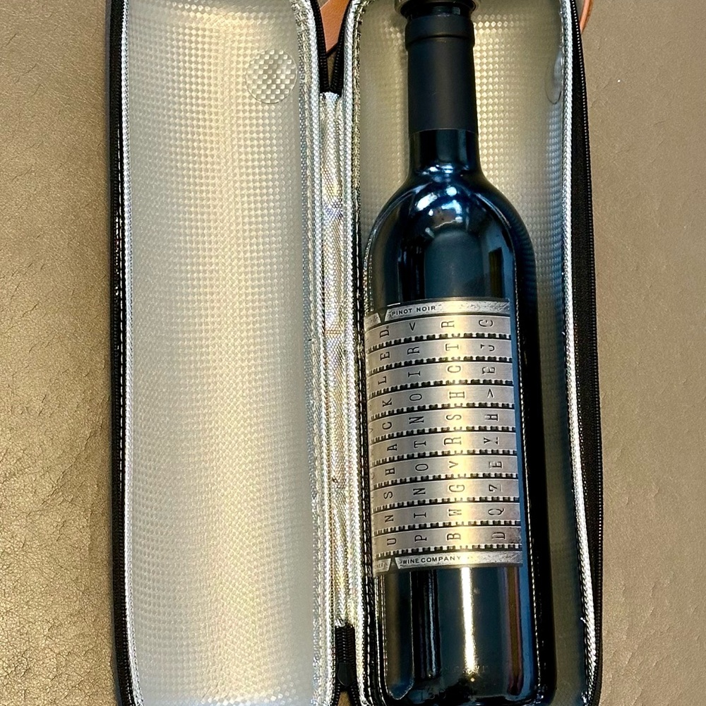 Elegant Gray Wine Bottle Carrier